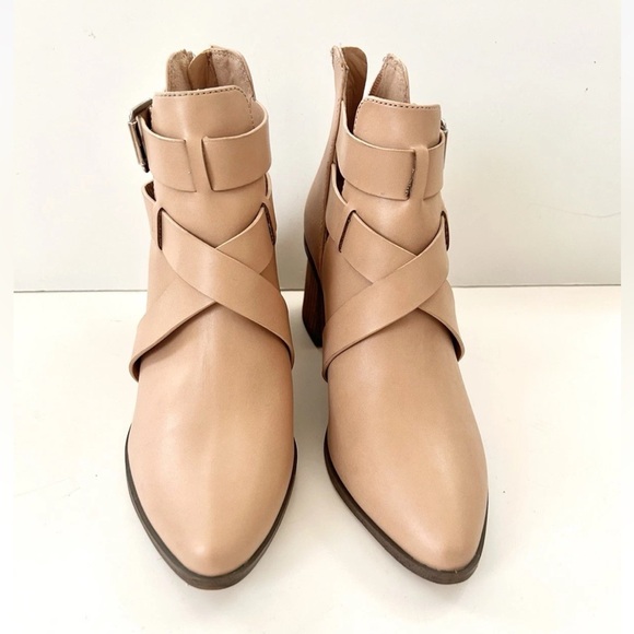 DV Dolce Vita Blush Drako Strappy Ankle Booties Boots NWT Size 7 - Picture 1 of 13
